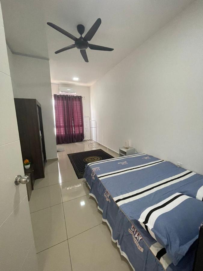 Safiyya Homestay Kluang Buitenkant foto